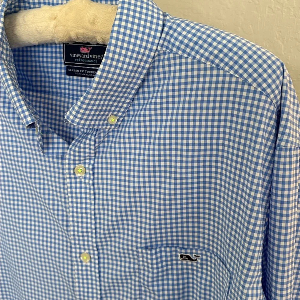 Men’s Vineyard Vines performance Tucker shirt. - Picture 2 of 15